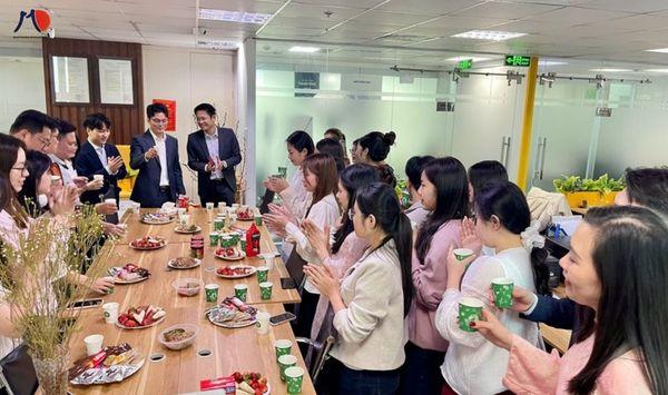 md-viet-nam-to-chuc-tiec-gap-mat-dau-nam-2.jpg